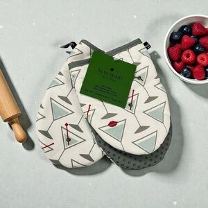 Kate Spade oven mitts (set of 2) - Gray and White Martini Design - New with tags